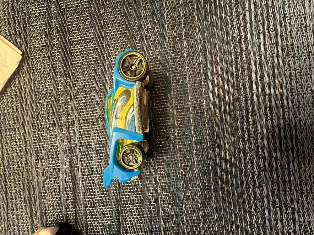 Hot Wheels Bassline Blue Diecast Toy Car Error Mis-Build